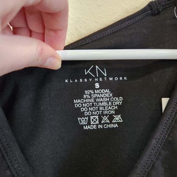 Klassy Network Deep V Neck Black Crop Top Brami Tank Built in Bra Size Small - Picture 5 of 5